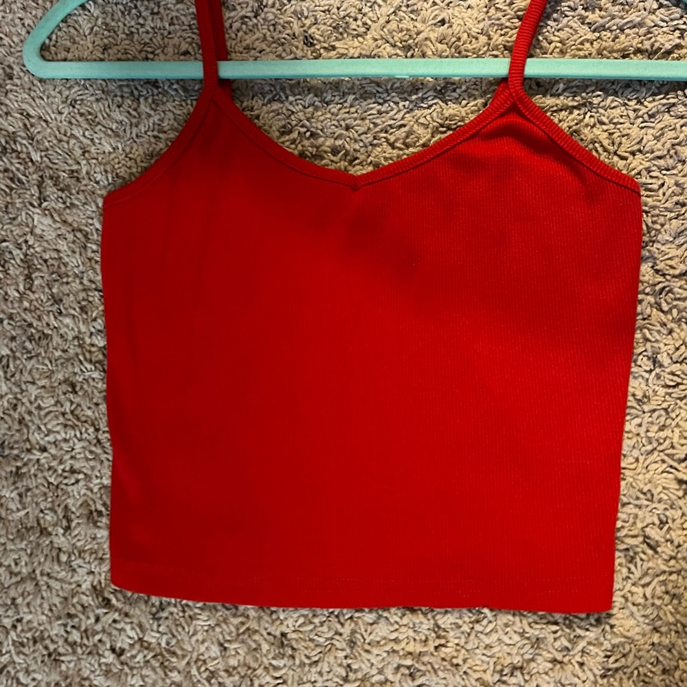 2 crop tops
